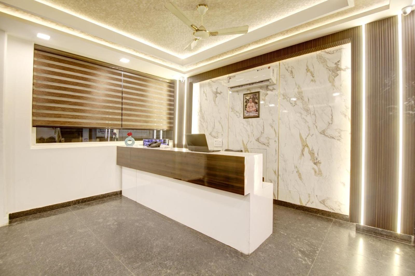 Hotel Devrana Delhi Airport Neu-Delhi Exterior foto