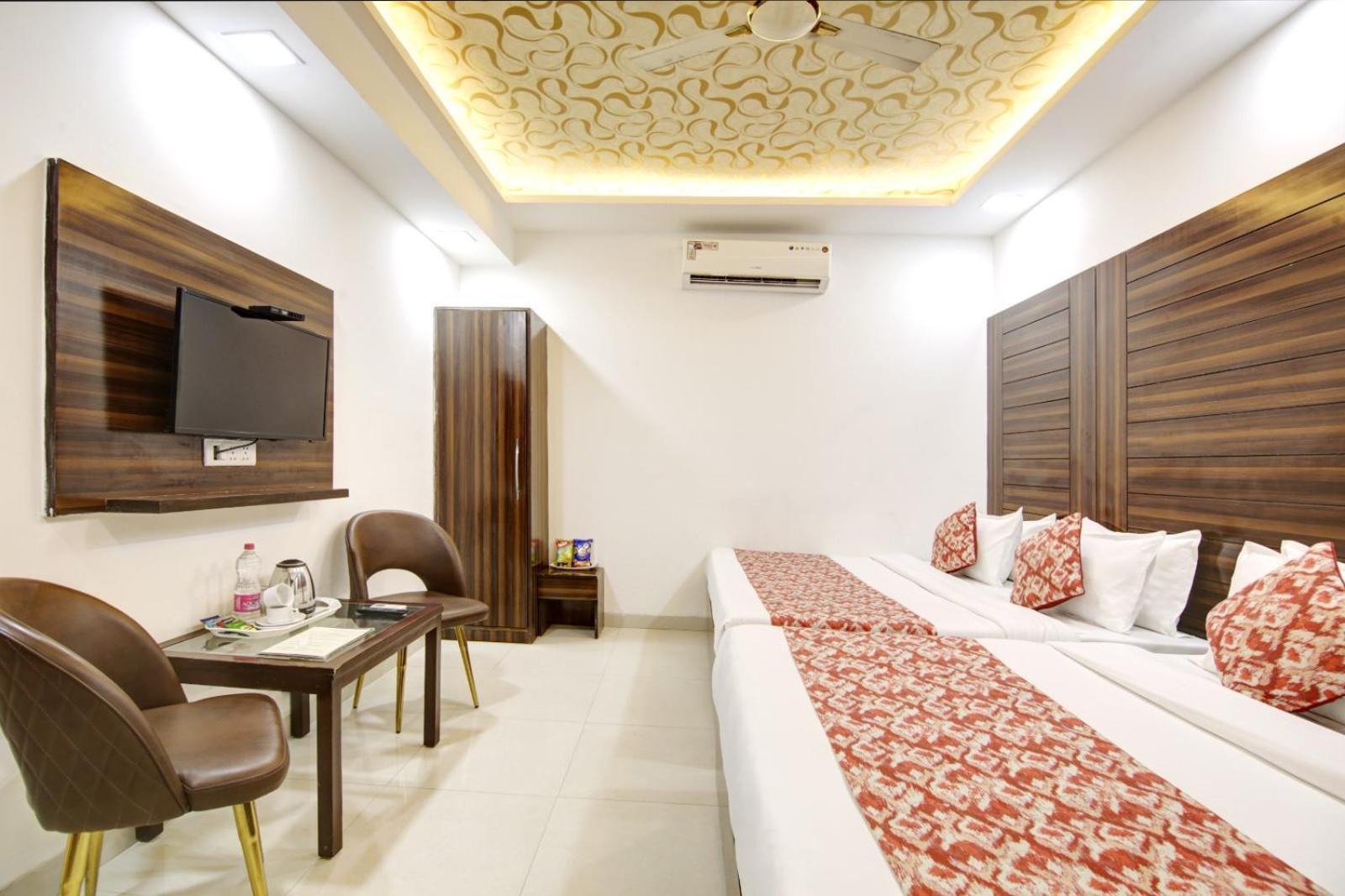 Hotel Devrana Delhi Airport Neu-Delhi Exterior foto